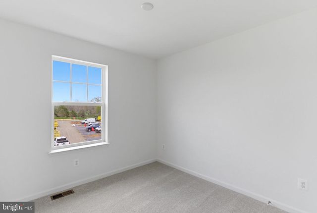 49 SCAMMEL DR, Bunker Hill, WV 25413