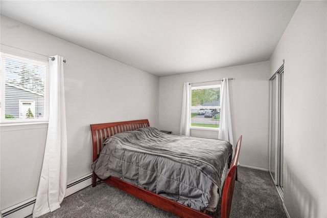 11 Hyde Lane, Coram, NY 11727