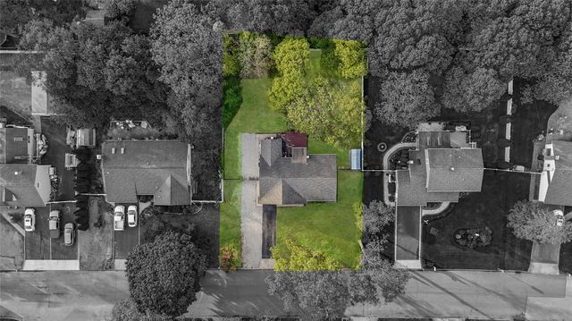 11 Hyde Lane, Coram, NY 11727