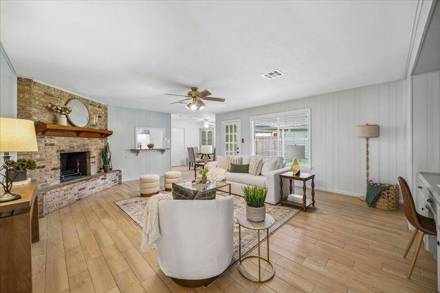 11423 Valley Spring Drive, Houston, TX 77043