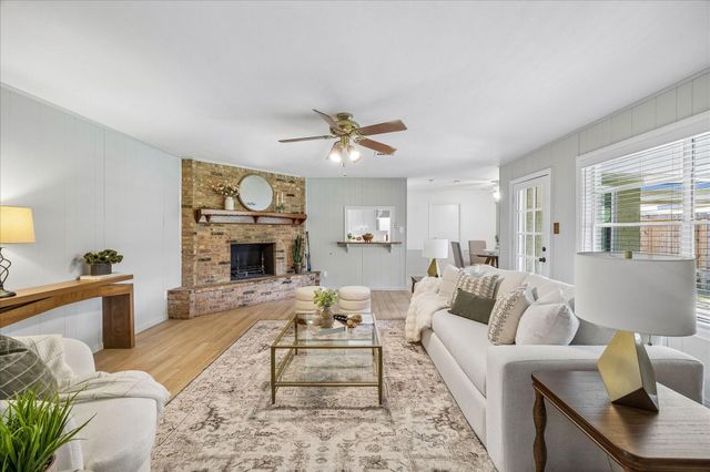 11423 Valley Spring Drive, Houston, TX 77043