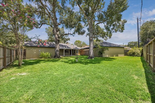 11423 Valley Spring Drive, Houston, TX 77043