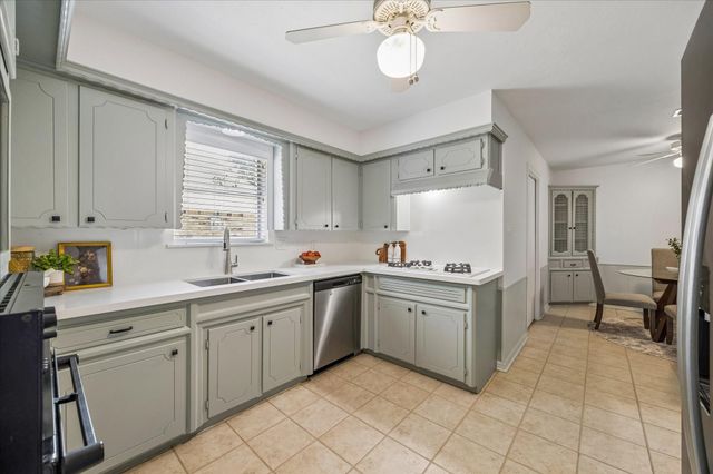 11423 Valley Spring Drive, Houston, TX 77043