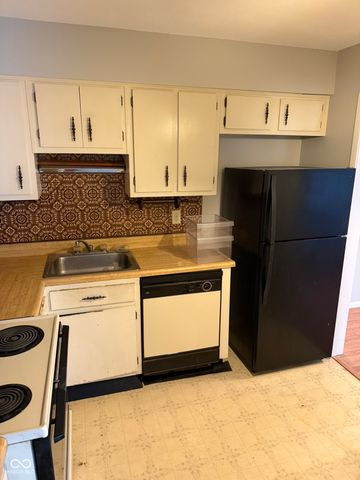 6076 Wingedfoot Court, Indianapolis, IN 46254