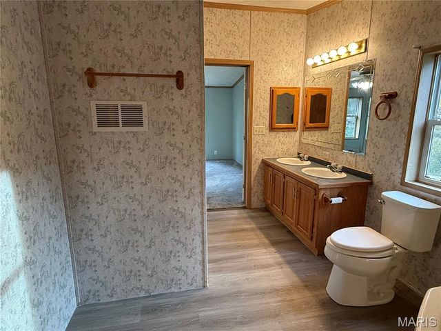 14063 New London Gravel Rd, New London, MO 63459