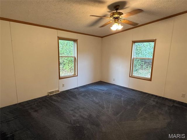 14063 New London Gravel Rd, New London, MO 63459