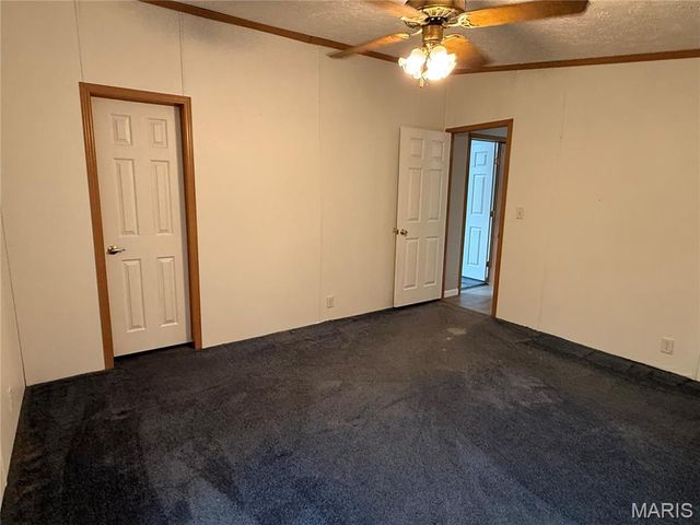 14063 New London Gravel Rd, New London, MO 63459