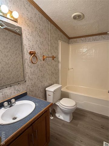 14063 New London Gravel Rd, New London, MO 63459