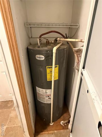 14063 New London Gravel Rd, New London, MO 63459