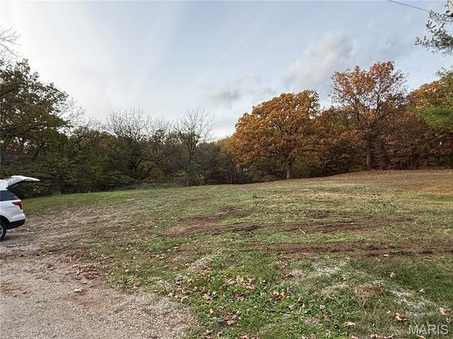 14063 New London Gravel Rd, New London, MO 63459