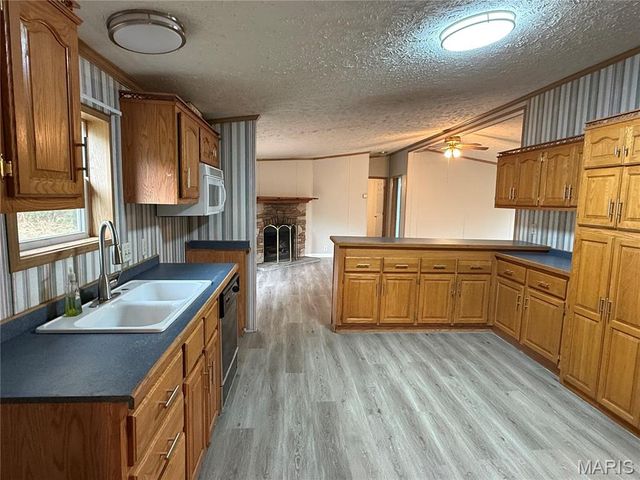 14063 New London Gravel Rd, New London, MO 63459