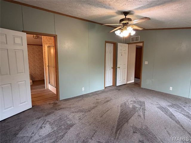 14063 New London Gravel Rd, New London, MO 63459