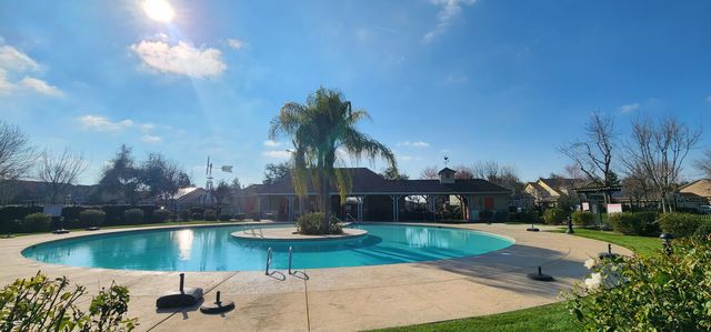 1810 Delft Court, Tulare, CA 93274