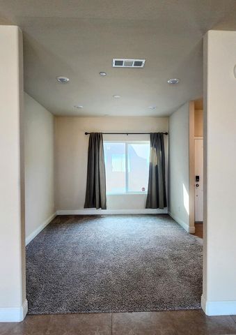 1810 Delft Court, Tulare, CA 93274
