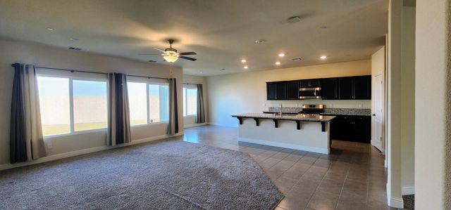 1810 Delft Court, Tulare, CA 93274