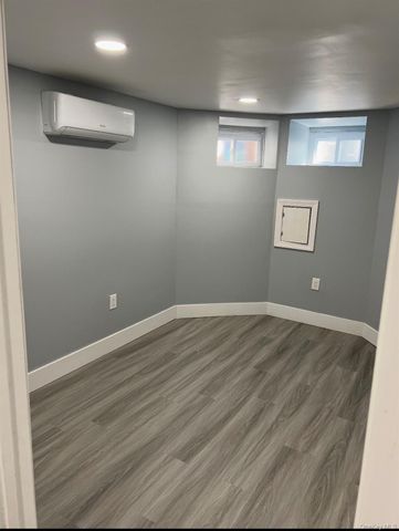65-45 Admiral Avenue, Middle Village, NY 11379