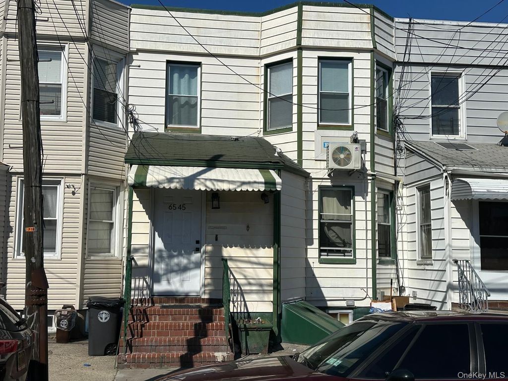 65-45 Admiral Avenue, Middle Village, NY 11379