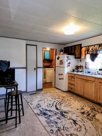 79 White Avenue, Stanton, KY 40380