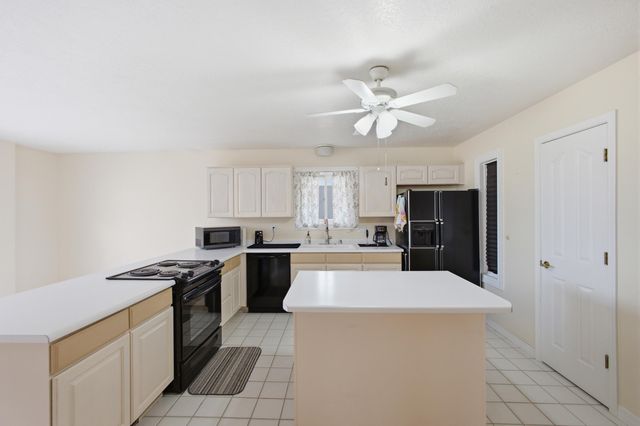 1061 Crestview Drive SW, Los Lunas, NM 87031