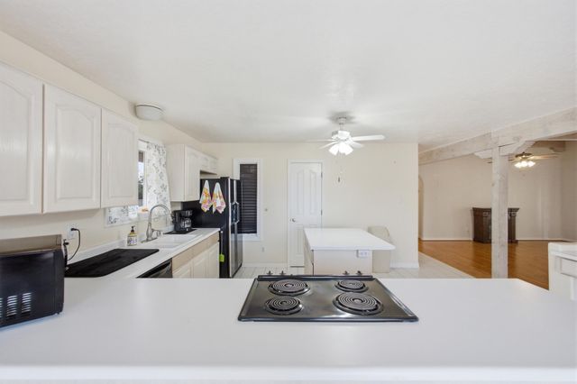 1061 Crestview Drive SW, Los Lunas, NM 87031