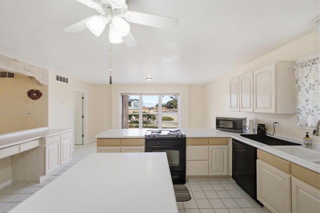 1061 Crestview Drive SW, Los Lunas, NM 87031