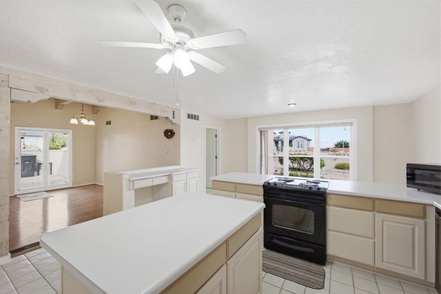 1061 Crestview Drive SW, Los Lunas, NM 87031