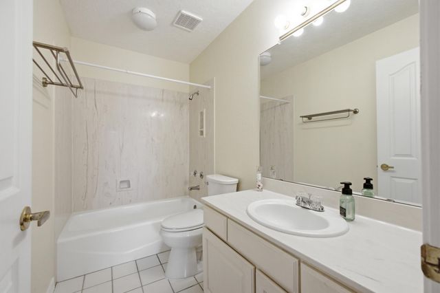 1061 Crestview Drive SW, Los Lunas, NM 87031