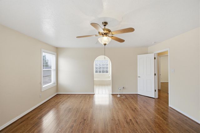 1061 Crestview Drive SW, Los Lunas, NM 87031