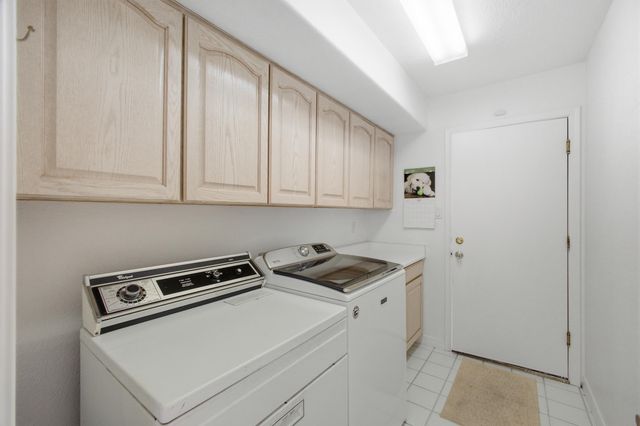 1061 Crestview Drive SW, Los Lunas, NM 87031