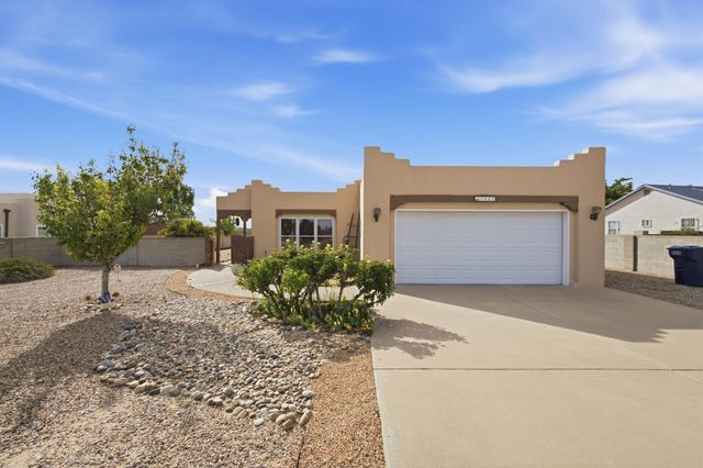 1061 Crestview Drive SW, Los Lunas, NM 87031