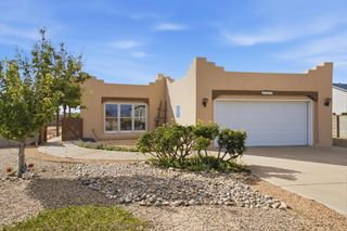 1061 Crestview Drive SW, Los Lunas, NM 87031