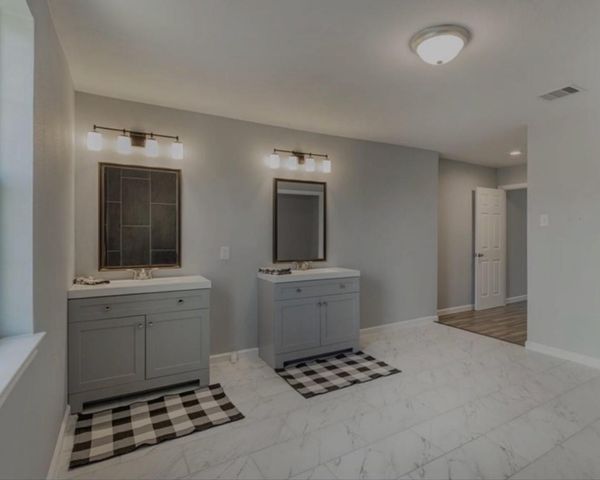 3925 Mckinley Street, Houston, TX 77051