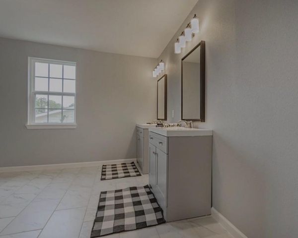 3925 Mckinley Street, Houston, TX 77051