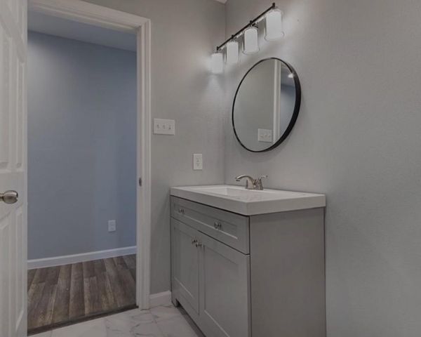 3925 Mckinley Street, Houston, TX 77051