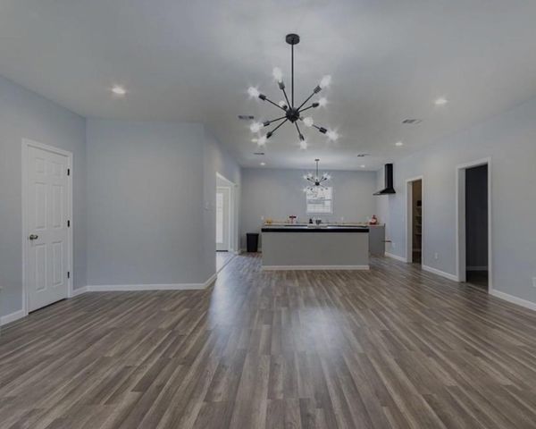 3925 Mckinley Street, Houston, TX 77051