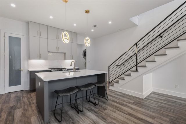 2429 Vagas Street, Dallas, TX 75219