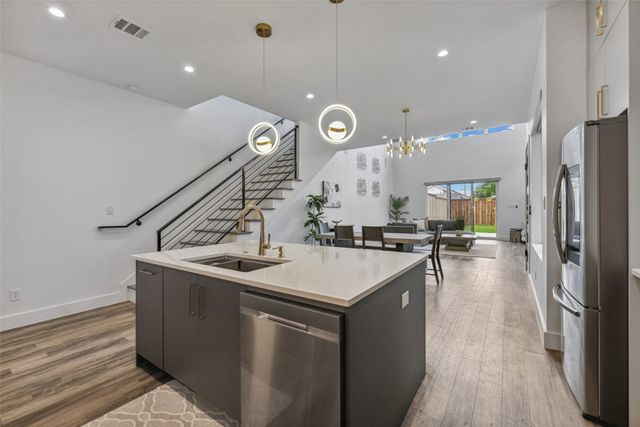 2429 Vagas Street, Dallas, TX 75219