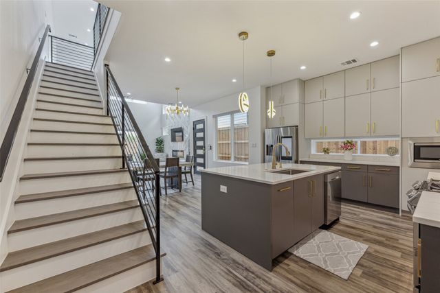 2429 Vagas Street, Dallas, TX 75219