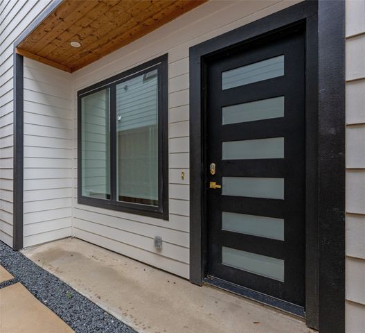 2429 Vagas Street, Dallas, TX 75219