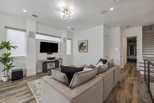 2429 Vagas Street, Dallas, TX 75219