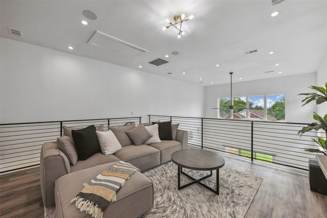 2429 Vagas Street, Dallas, TX 75219