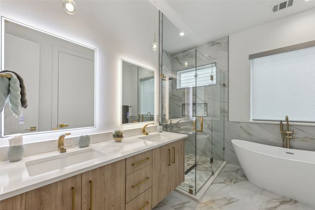 2429 Vagas Street, Dallas, TX 75219