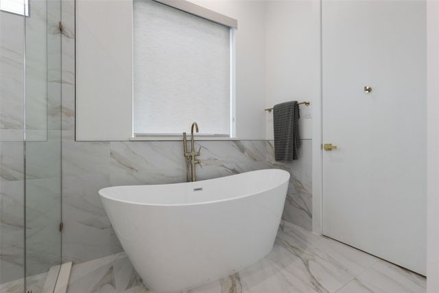 2429 Vagas Street, Dallas, TX 75219