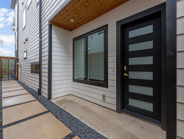 2429 Vagas Street, Dallas, TX 75219