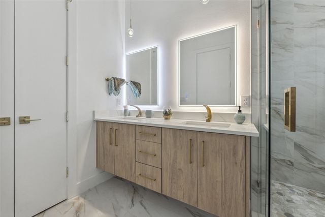2429 Vagas Street, Dallas, TX 75219