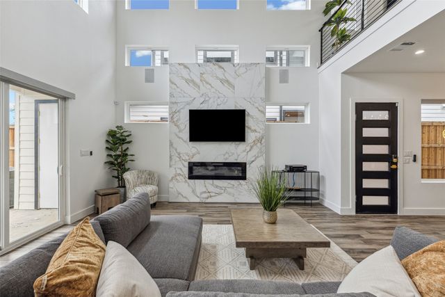 2429 Vagas Street, Dallas, TX 75219