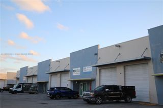 10887 NW 17th St 204, Sweetwater, FL 33172