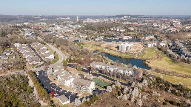 530 Spring Creek Road Apt 11, Branson, MO 65616