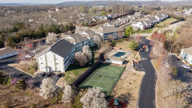 530 Spring Creek Road Apt 11, Branson, MO 65616