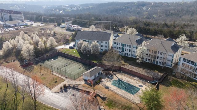 530 Spring Creek Road Apt 11, Branson, MO 65616